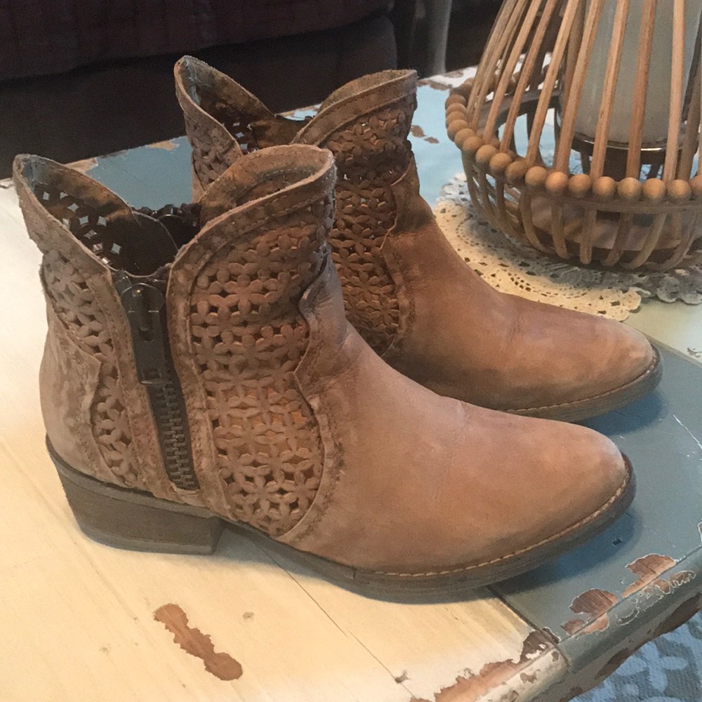 Corral booties